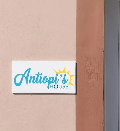 Antiopi's * Argyrades